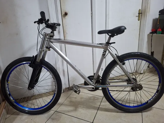 BICICLETA SHIMANO ALIVIOS ARO 26