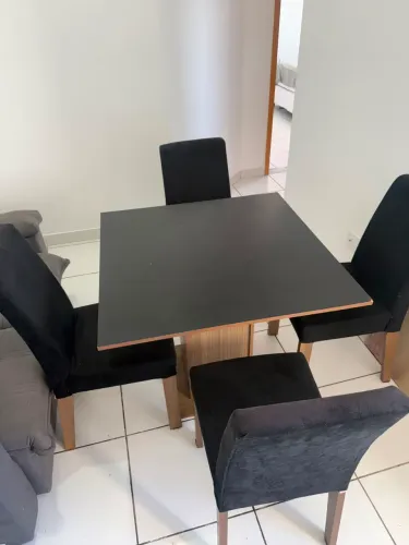 Mesa 4 cadeiras 90x90