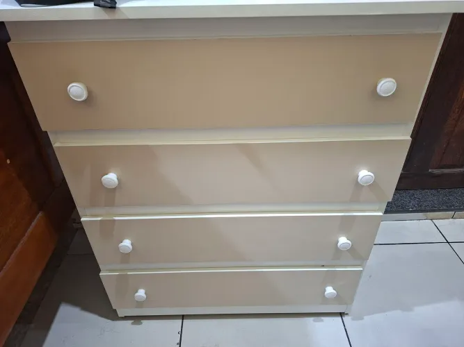 VENDO CÔMODA
