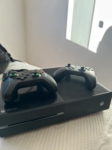 Xbox completo + kinect + 2 controles inclusos