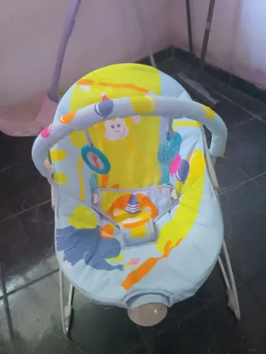 Vendo essa cadeirinha de balanço não toca e nem vibra usada mais em bom estado