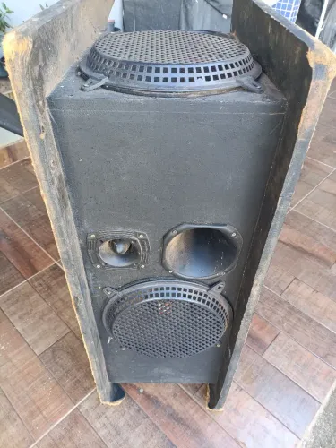 Vendo caixa de som com microfone