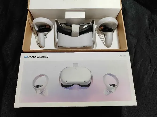 Meta Quest 2 (Oculus VR)
