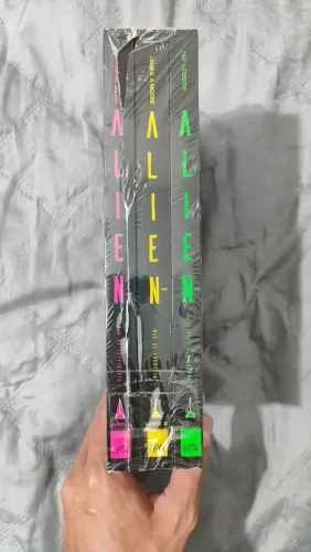 Kit Alien - 3 Livros - LeYa - NOVO e LACRADO 