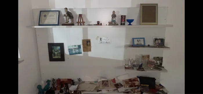 Estante de sala