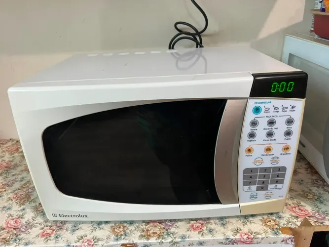 Microondas Eletrolux 20 litros