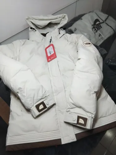 Jaqueta feminina The North Face cor off white