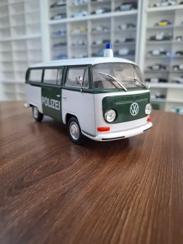 Miniatura Police Welly 1/24 Volkswagen kombi Bus T2 Polizei