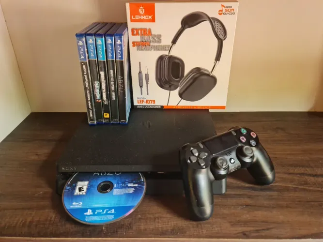 Ps4 slim+ headset+2 jogos a sua escolha( leia a descricao)