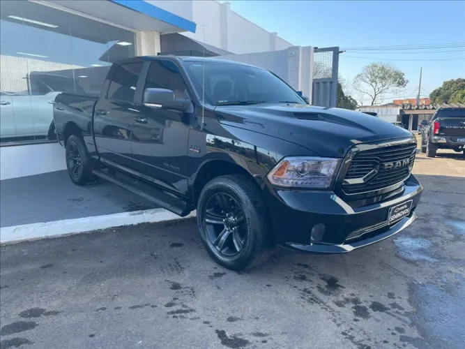 Ram Classic Laramie 5.7 V8 16V Gasolina 4X4 Aut. 2022