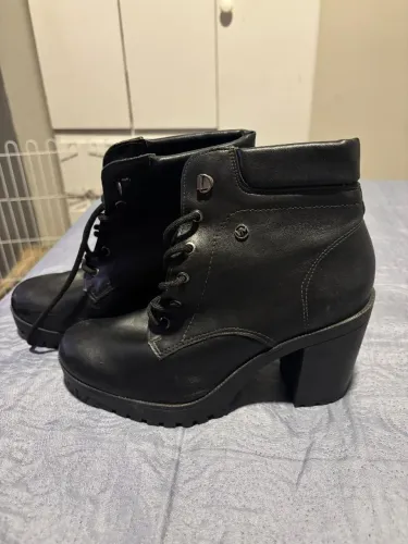 BOTA FEMININA 