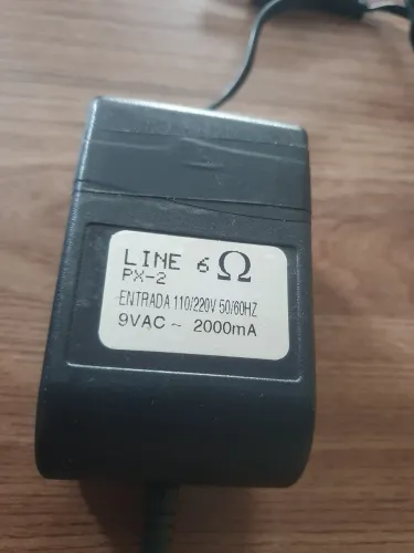 FONTE Line 6 px-2 9V AC  ~ 2000mA 
