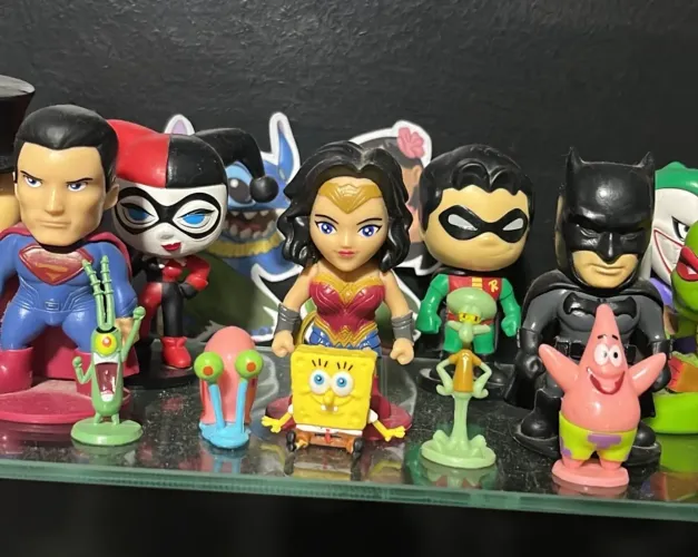 Bonecos batman, Super Man e Mulher maravilha