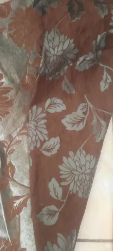 Tecido p/ sofás camas cortinas  jacquard floral marrom fundo clássica  25 mt