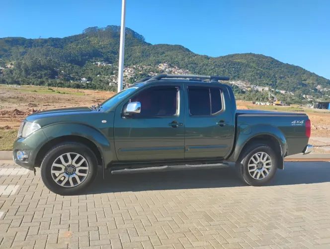 Nissan Frontier SL CD 4X4 2.5tb Diesel AUT 2014