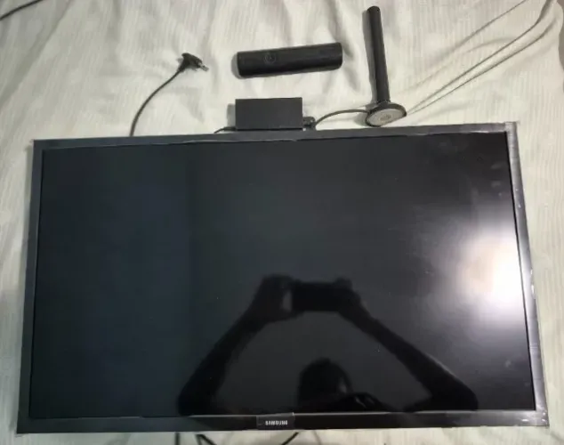 Smart TV Samsung 32" J4290 HD Wi-Fi UN32J4290AGXZD + Controle