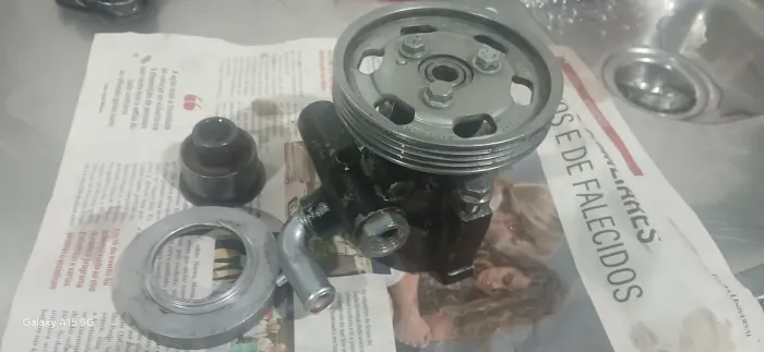 Bomba de Direção Hidráulica Original Renault Clio 1.0 (2005 a 2007) - Usada