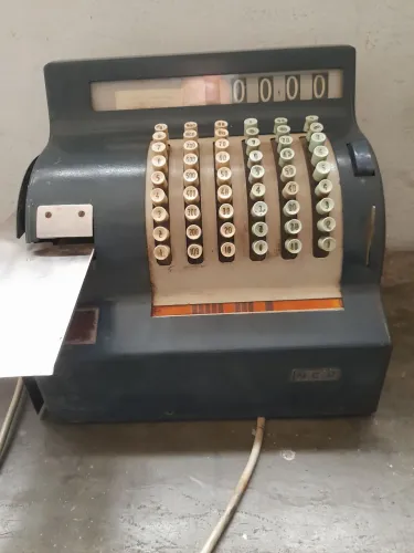 Caixa registradora NCR antiga