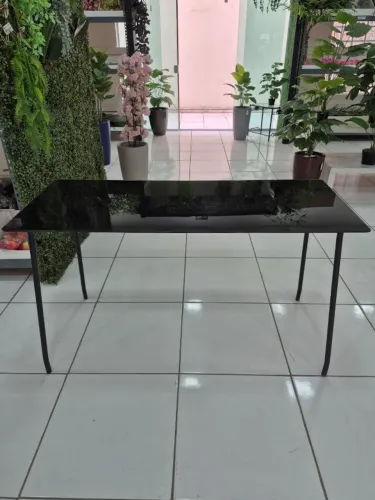 Mesa vidro preto