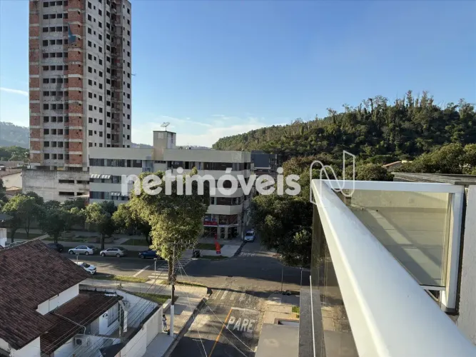 Apartamento 3 quartos prontos para instalação de ar-condicionado com 01 suíte e varanda