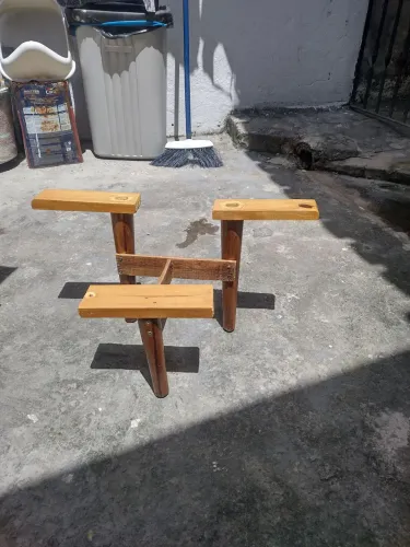Vende-se suporte para plantas valor de cada peça 30 reais