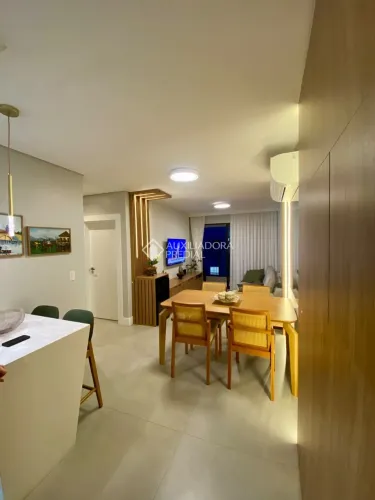 Apartamento 2 dorm sendo 1 suíte prédio novo próximo Floripa Shopping