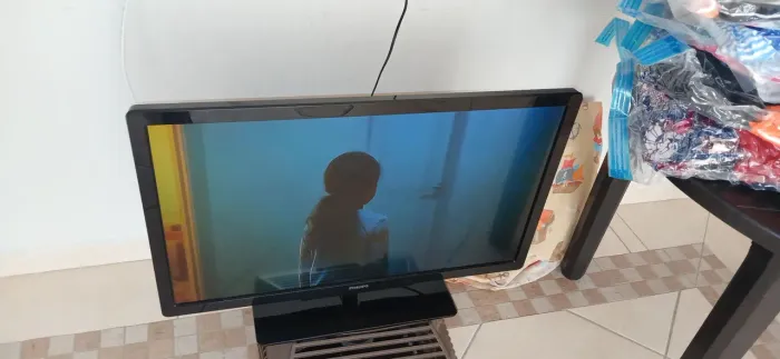 Tv philips 32 polegadas..
