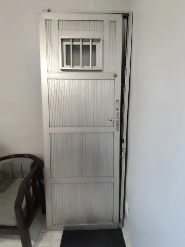 Porta Alumínio de Casa