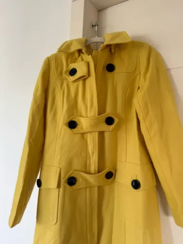 Sobretudo Tommy Hifilger lãzinha amarelo