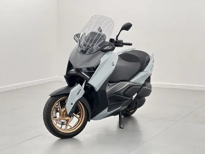 YAMAHA XMAX 300 CONNECTED 2026 - Apenas 1.500 km!