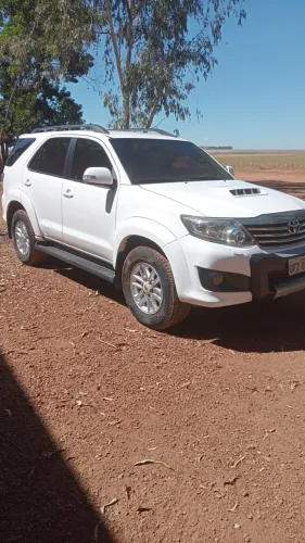 Toyota Hilux SW4 SRV D4-d 4X4 3.0 TDI Dies. AUT 2013