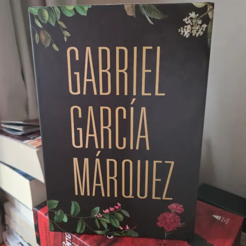 Box de livros Gabriel Garcia Marquez Cem anos de Solidão e Nos Tempos da Cólera