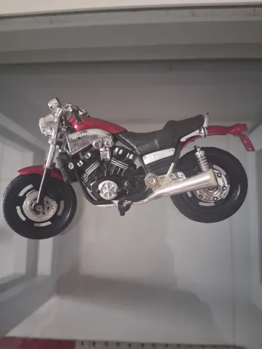 Miniatura Moto Maisto Yamaha Vmax - Escala: 1/18