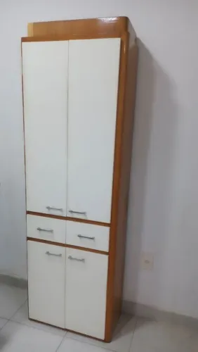 Armário Madeira Nobre