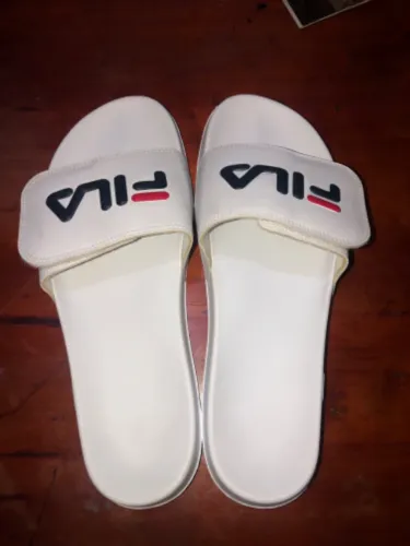 Chinelo Fila novo (nunca usado) tamanho 42 forma grande 