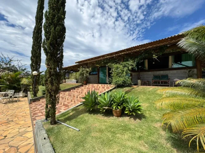 Sítio 3.550m² com piscina, campo e salão - porteira fechada