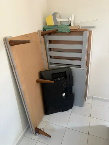Berço infantil cinza