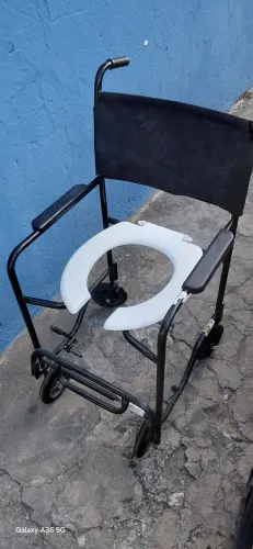 Cadeira de banho em otimas condições de uso