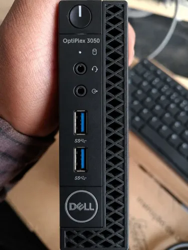 Vendo mini PC da foto é um Dell OptiPlex 3050