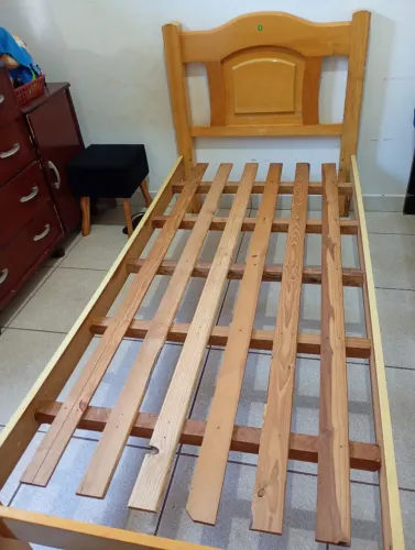 Cama de solteiro com colchão