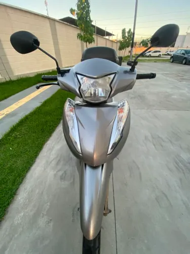 Vendo essa moto em perfeito estado 