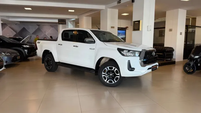 Toyota Hilux CD SRV 4X4 2.8 TDI Diesel Aut. 2024