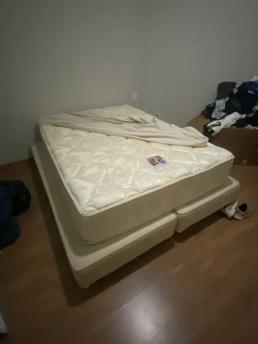 Cama Sealy box tok stock viúva