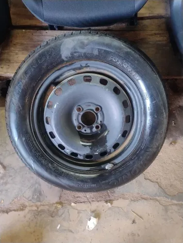 Roda pneu Saveiro robust 205/60/15