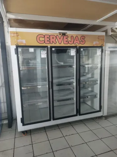 Cervejeira 3 portas nova