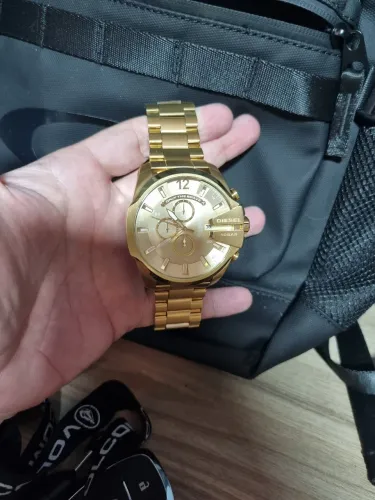 Relógio Diesel dourado