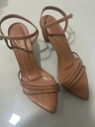 Sandália Marrom de Bico Fino Sandely nº 35
