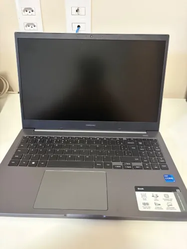 Vendo notebook Samsung usado poucas vezes 