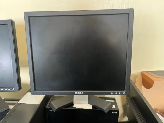 Monitor dell 17 5:4