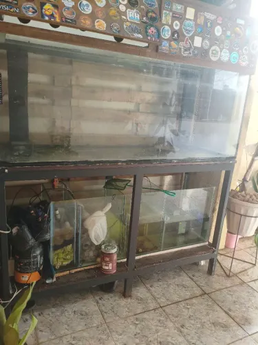 Vendo aquário completo